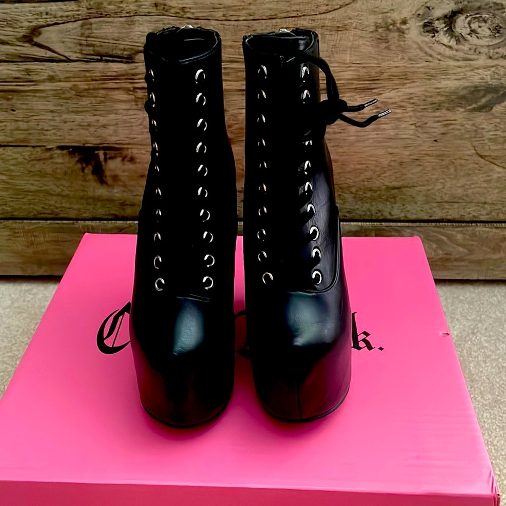 Going to consignment next week!! Last chance!! Sexy Charla Tedrick Wedges NIB!!